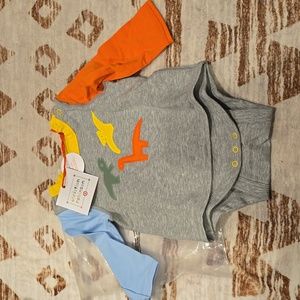 ❤️10/$16 New Christian Robinson dinosaur onesie